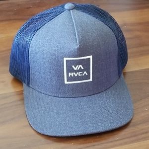 Men's RVCA hat *never worn*